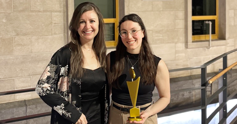 Marilaine Gagné, conseillère en communication à la DPRD et Élise Thiboutot, étudiante à la faculté de médecine de l'Université Laval