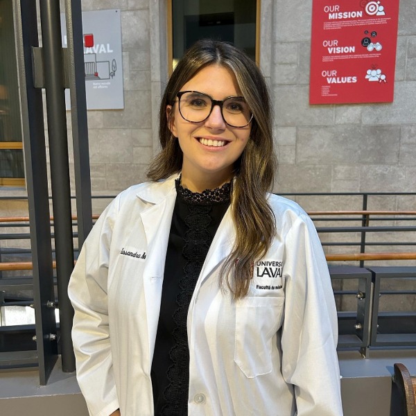 Kassandra Moses, étudiante au doctorat de premier cycle en médecine de l'Université Laval et bénéficiaire d'une bourse Envol