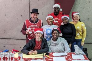 Des bénévoles rassemblés lors de la Guignolée 2025 sur le campus