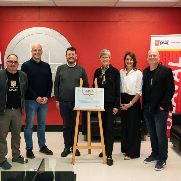De gauche à droite: Pierre Langevin, responsable du développement philanthropique, Stéphane Boudreau, doyen de la Faculté des sciences et de génie, Charles Martel, directeur général et chef régional région du Québec chez Banque CIBC, Sophie D’Amours, rectrice, Caroline Girard, cheffe de la Direction de la philanthropie et des relations avec les diplômées et diplômés, et Frank Pons, doyen de la Faculté des sciences de l’administration.